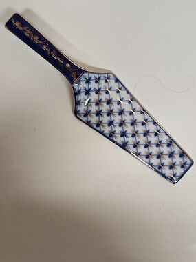 Hand Decorated St Petersburg Blue and Gold Porcelain Cake Server